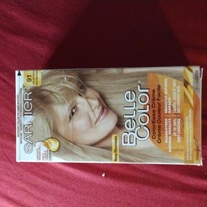 GARNIER LIGHT ASH BLONDE HAIR DYE